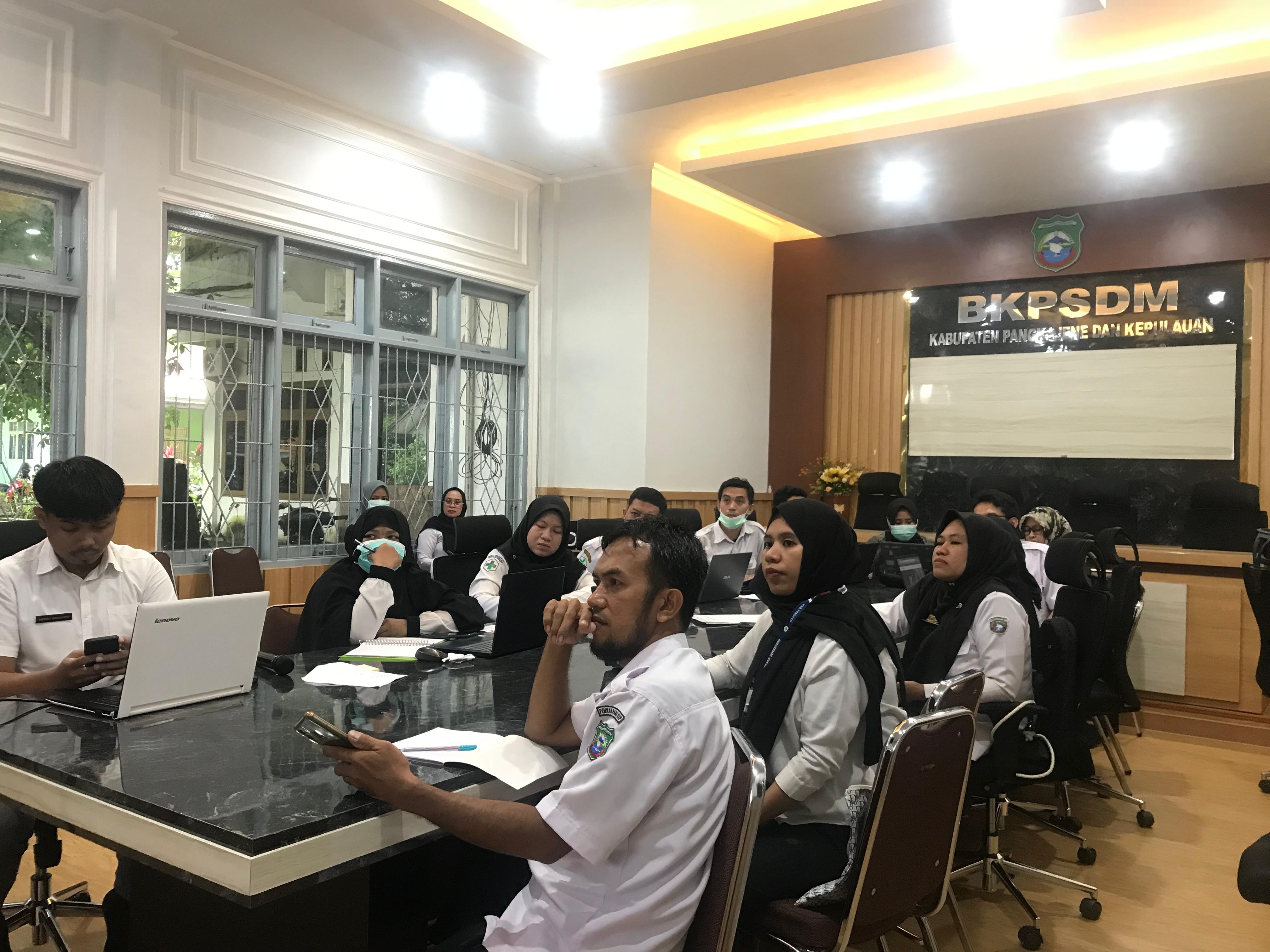 Sosialisasi draft perbup dan teknis penggunaan aplikasi kinerja 2